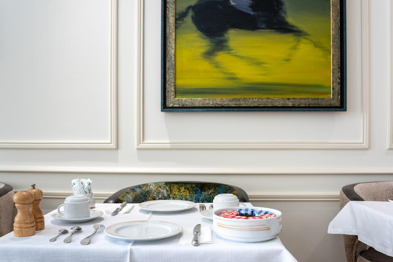Queens Boutique Hotel Paris Bagian luar foto