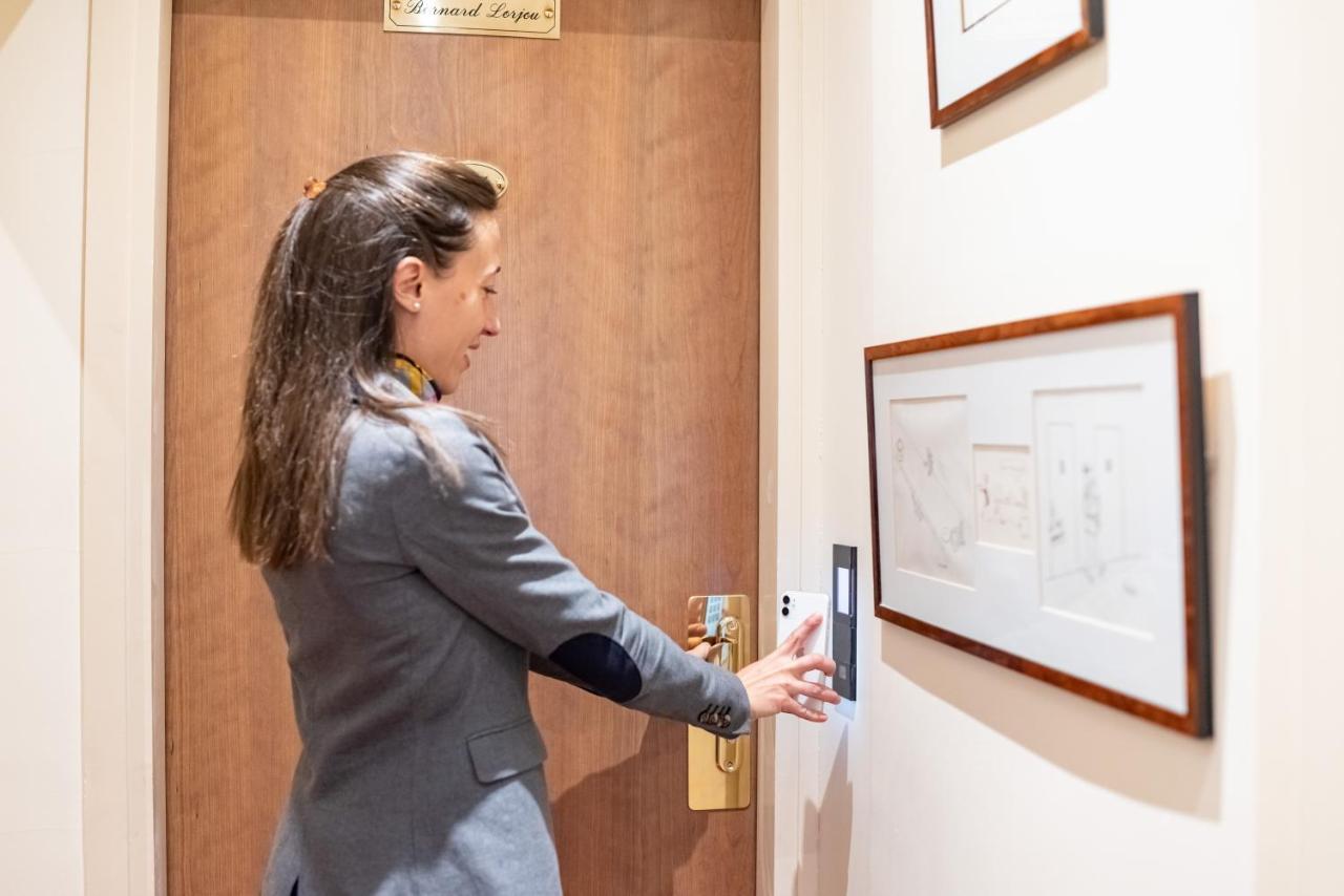 Queens Boutique Hotel Paris Bagian luar foto